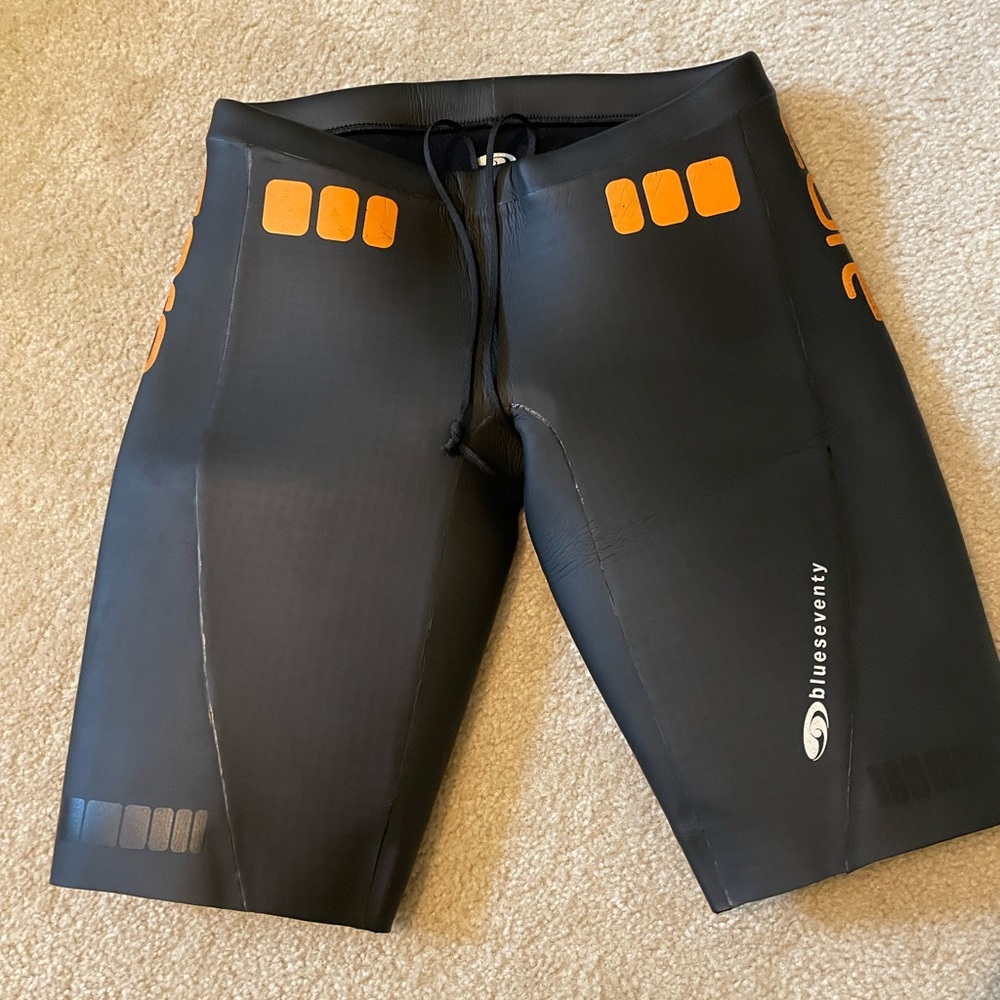 Blue seventy core lift shorts.